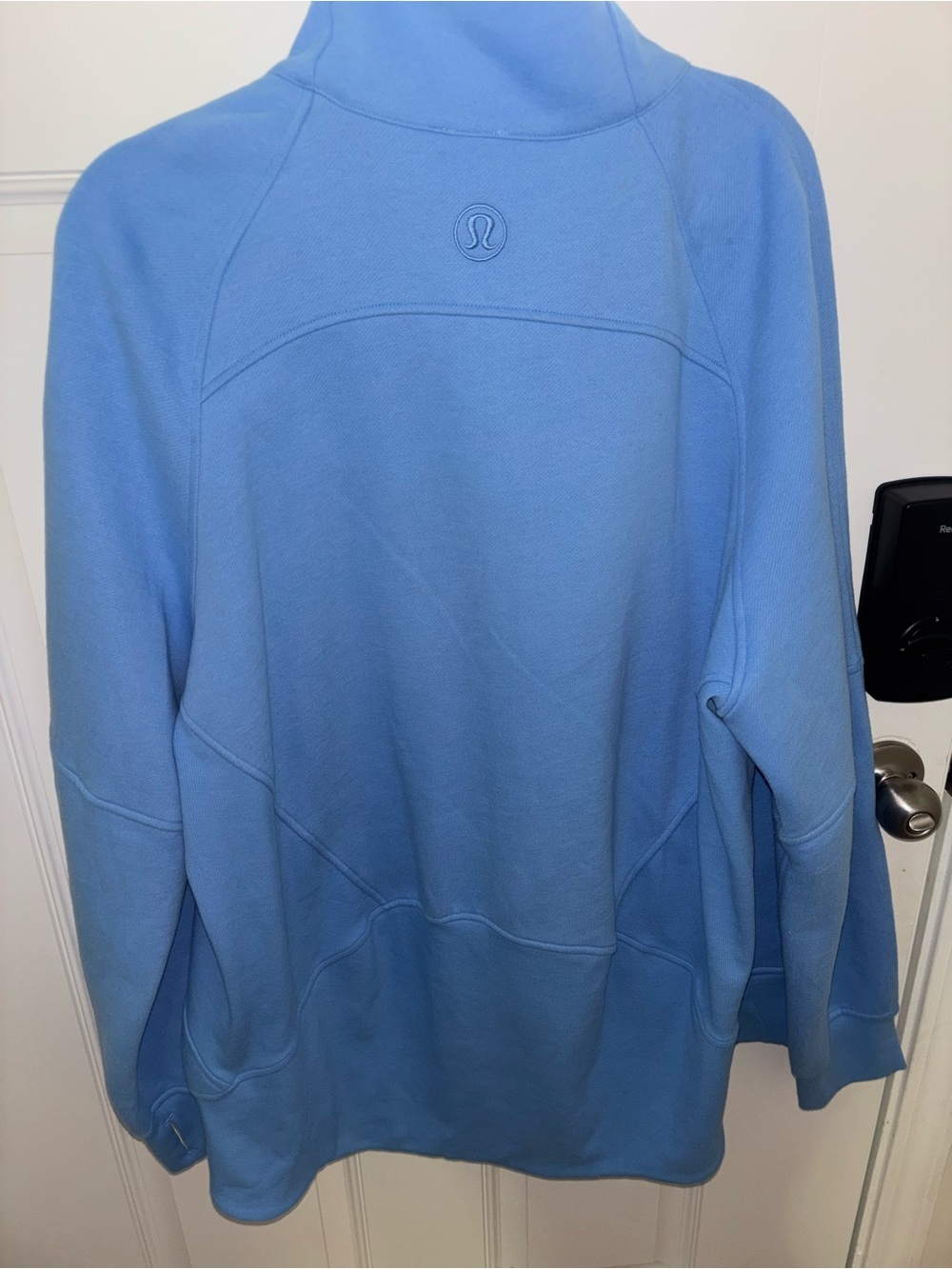 Lululemon - Picture 3 of 3